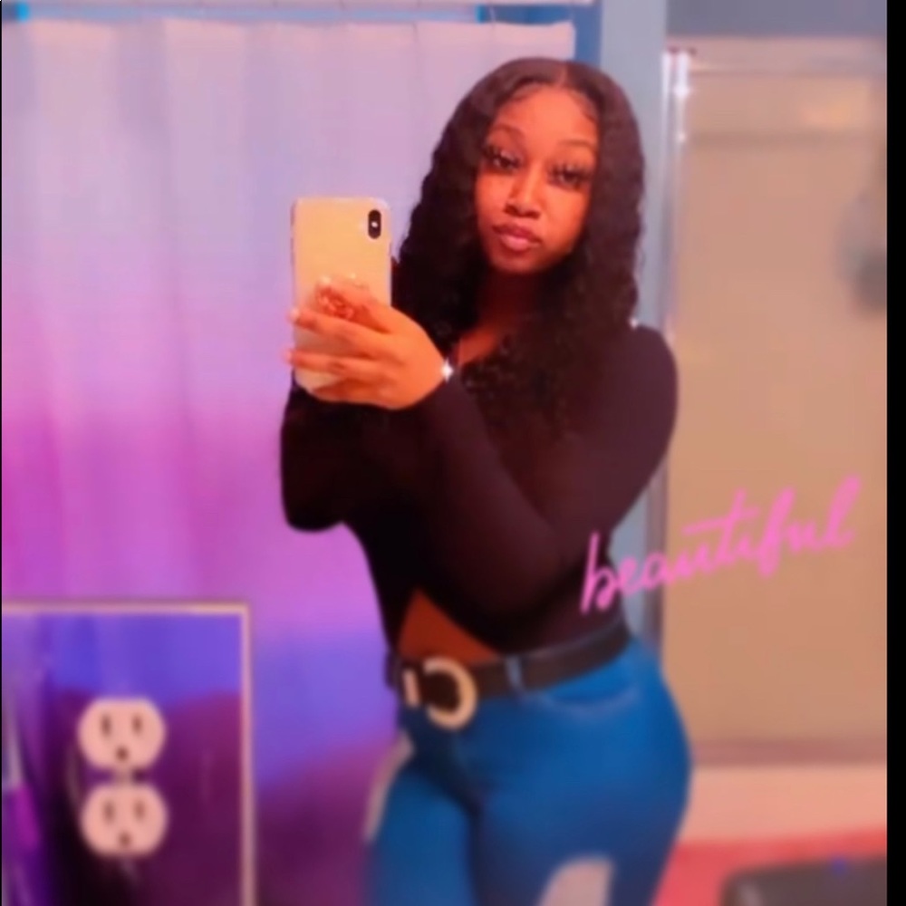 Meet your Posher, Demi